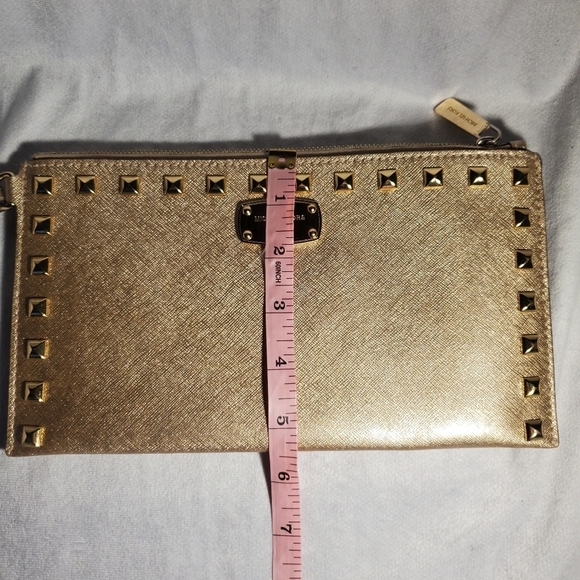 Michael Kors Large Wristlet Saffiano Stud Gold Leather Gold Zip - Picture 8 of 8